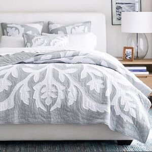 Pottery Barn Ohana Gray and White Quilt King